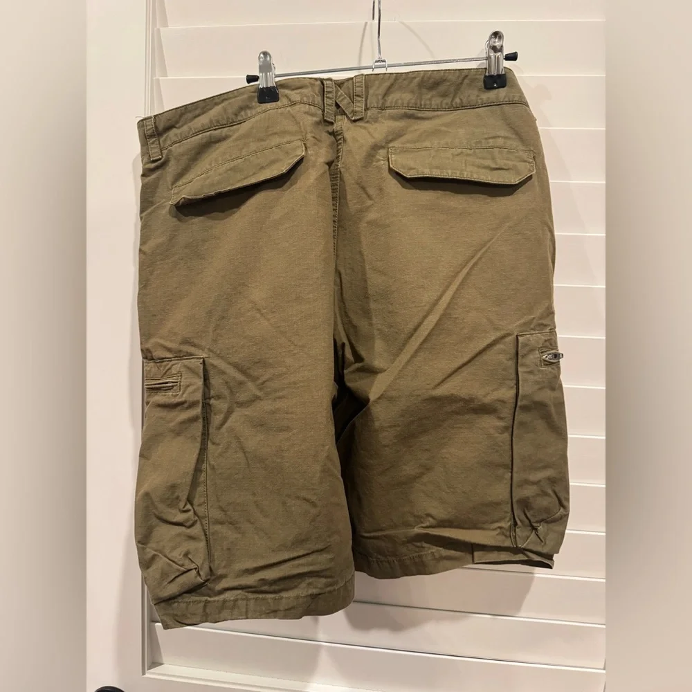 Nike cargo shorts Euc 

Bundle and save - Picture 4 of 4